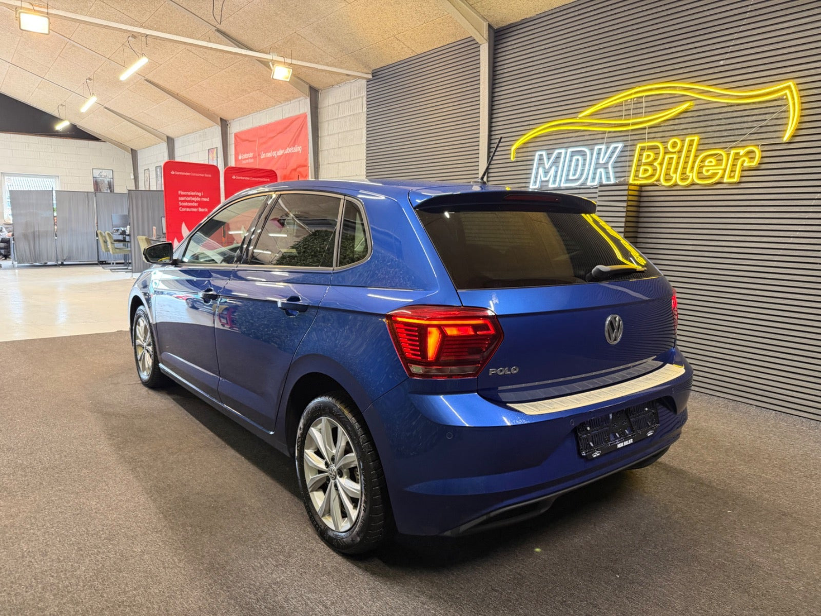 Blå VW Polo fra 2018