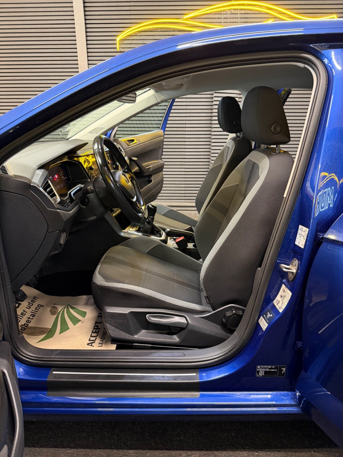 Blå VW Polo fra 2018