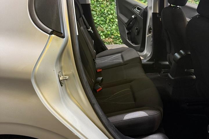 undefined Peugeot 208 fra 2014