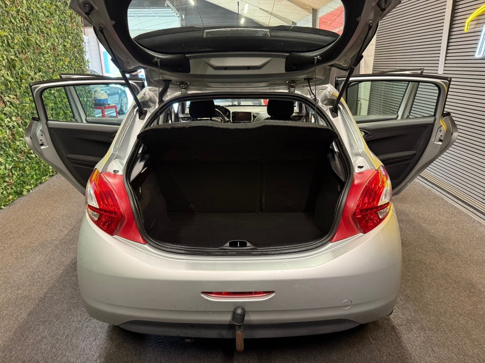 undefined Peugeot 208 fra 2014