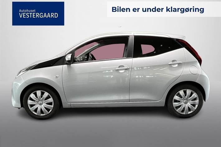 Sølv Toyota Aygo fra 2020