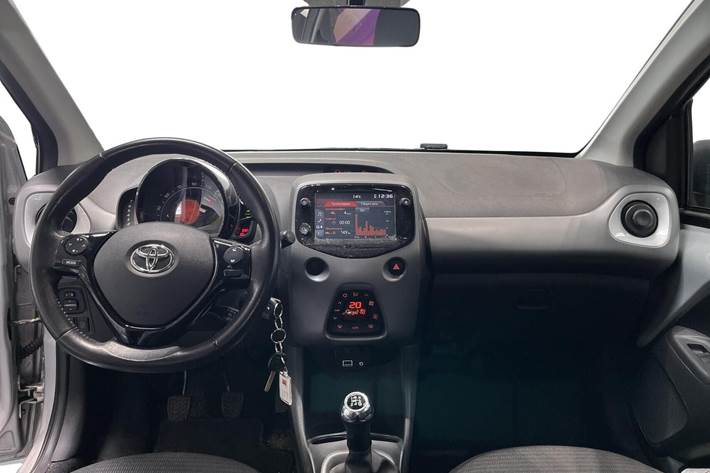 Sølv Toyota Aygo fra 2020