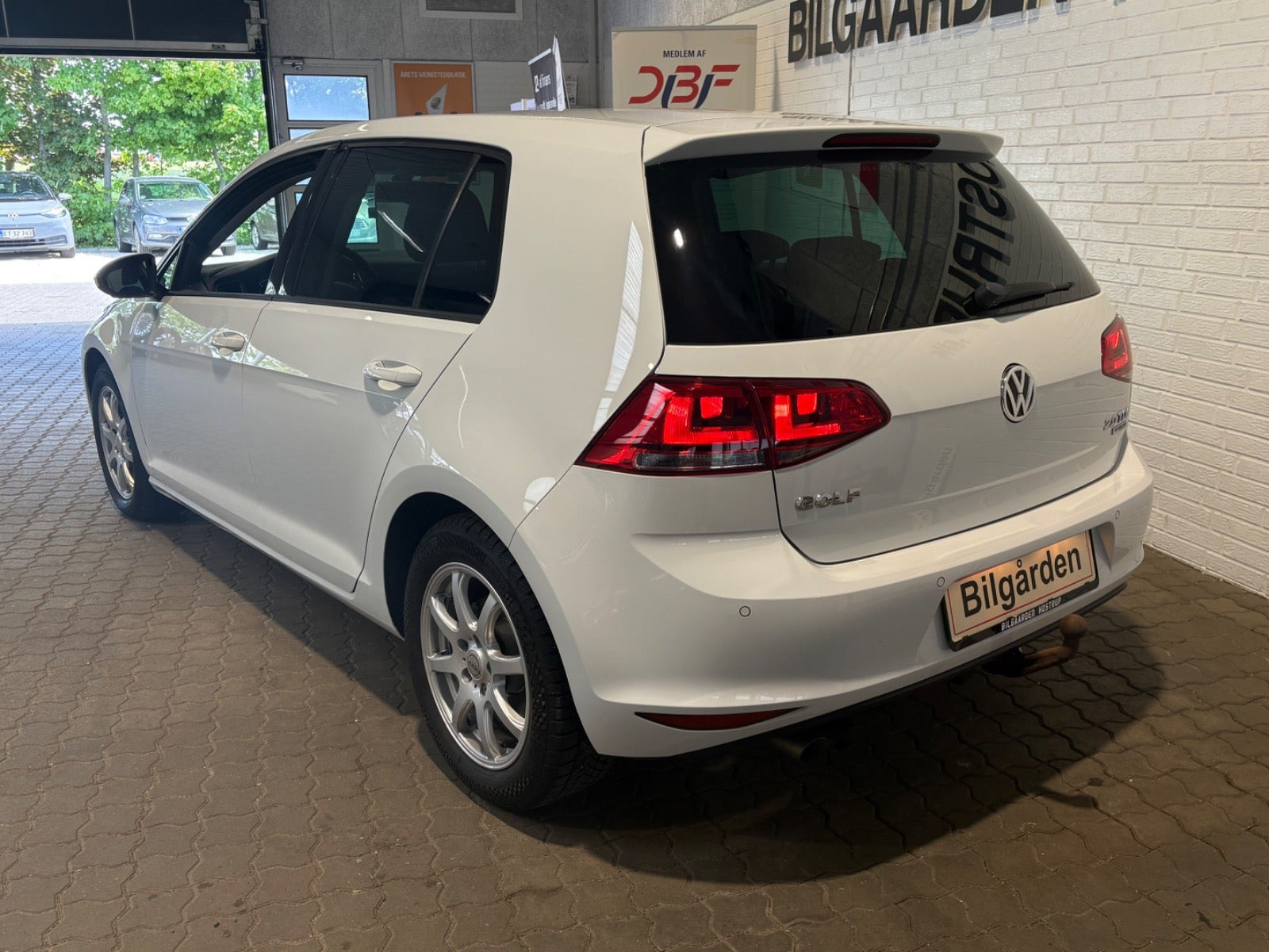 Hvid VW Golf VII fra 2014