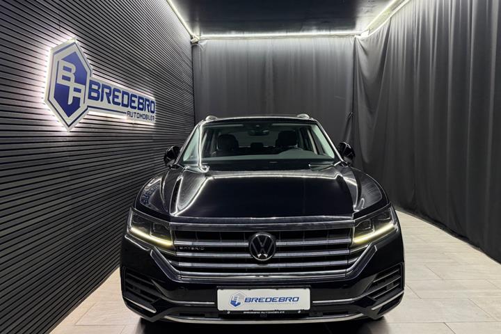 Sort VW Touareg fra 2022