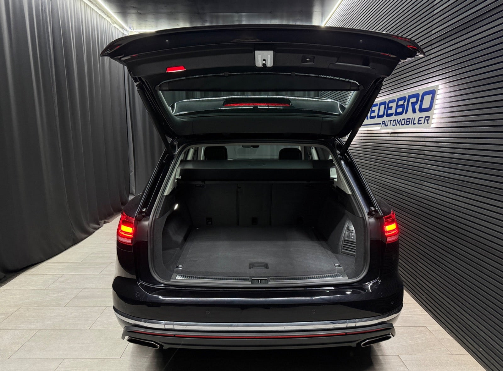 Sort VW Touareg fra 2022