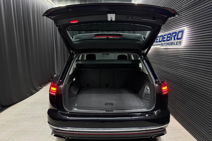 Sort VW Touareg fra 2022