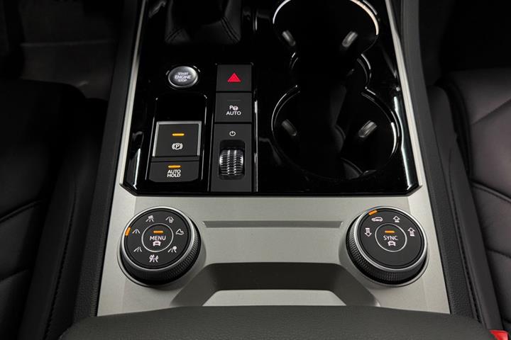 Sort VW Touareg fra 2022