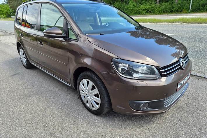 Brun VW Touran fra 2011