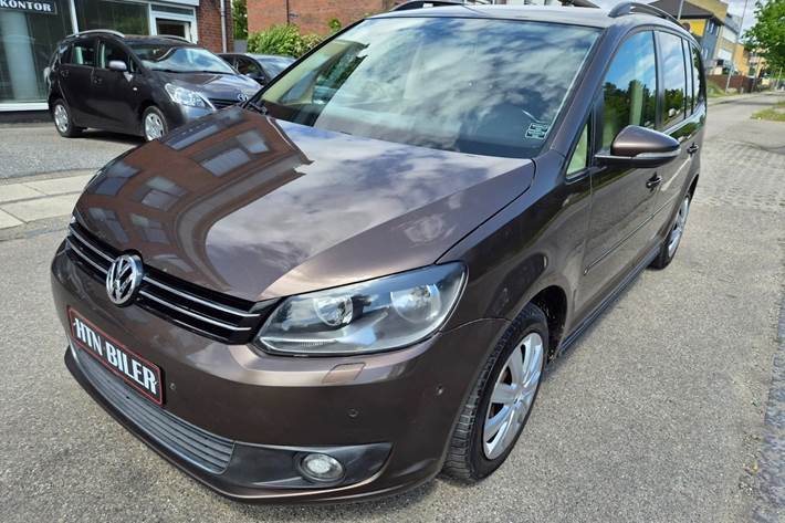 Brun VW Touran fra 2011