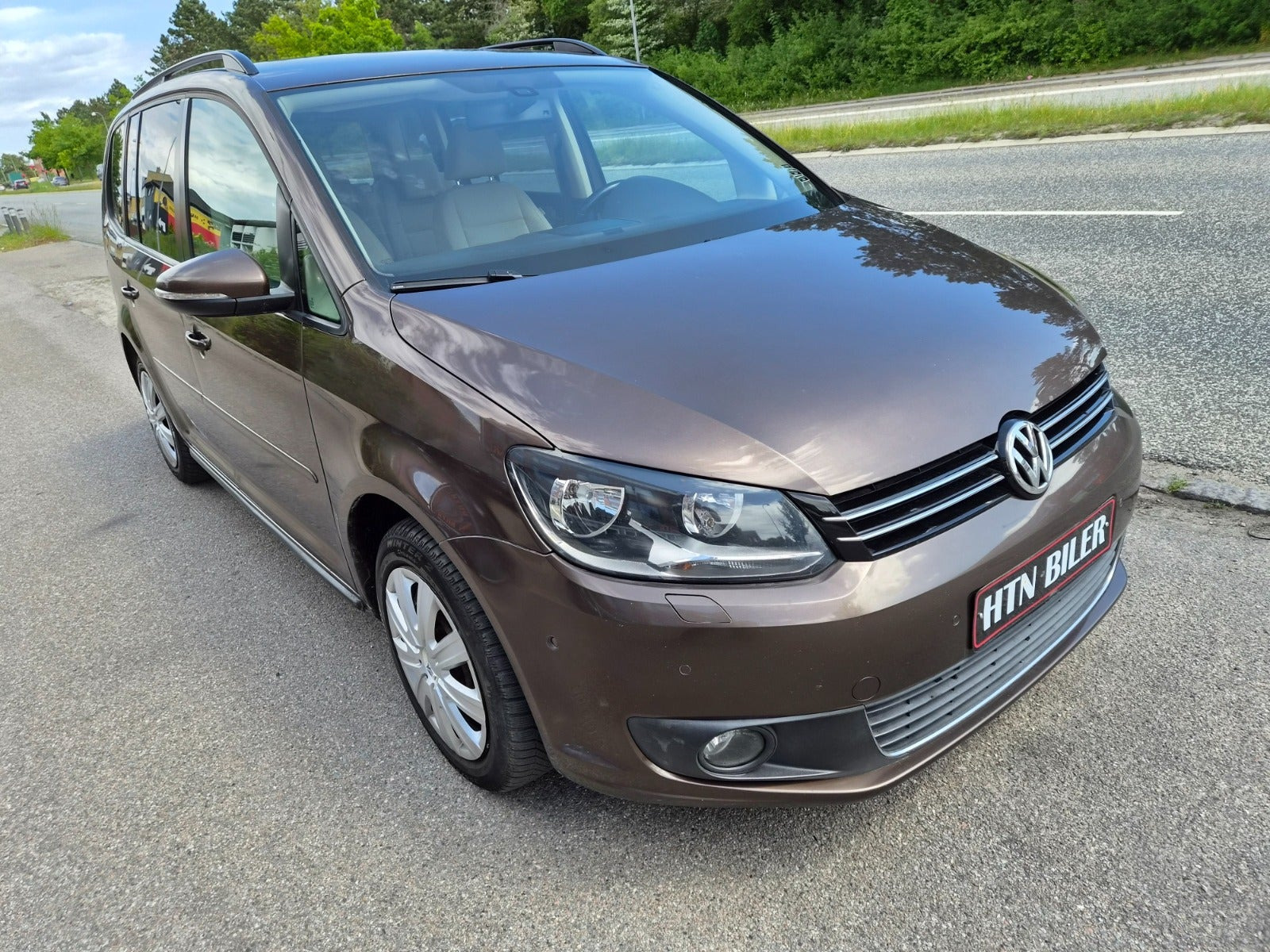 Brun VW Touran fra 2011
