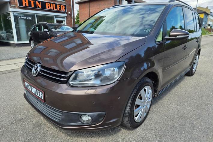 Brun VW Touran fra 2011