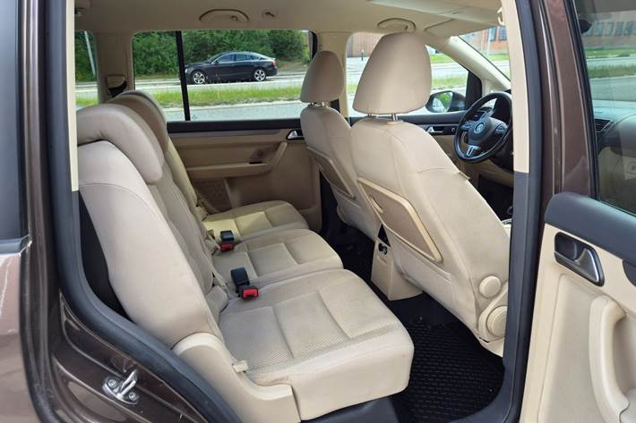 Brun VW Touran fra 2011