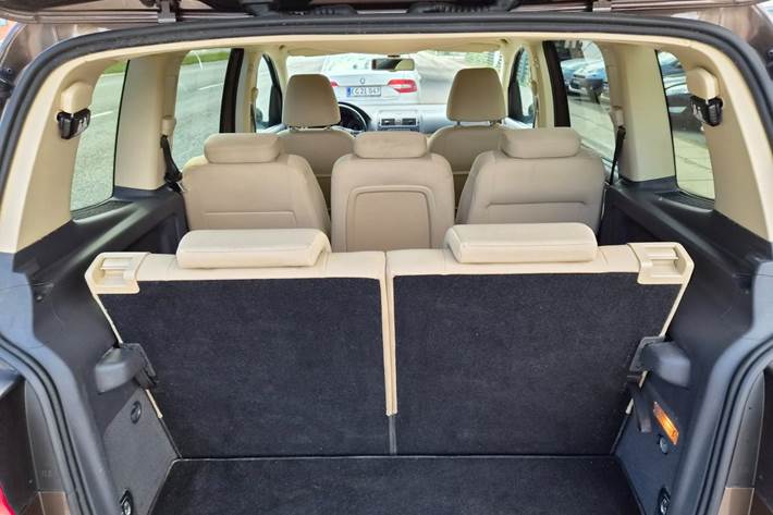Brun VW Touran fra 2011