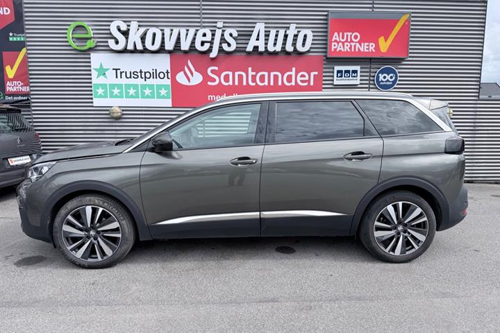 Grå Peugeot 5008 fra 2020