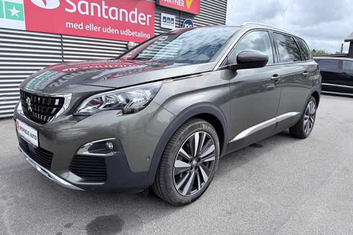 Grå Peugeot 5008 fra 2020