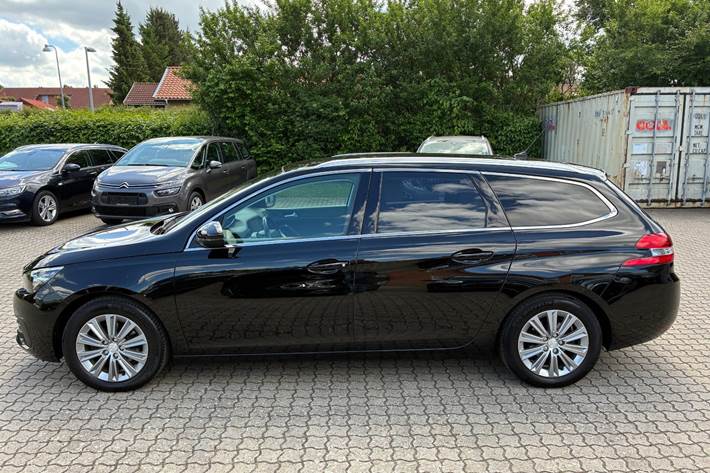 Sort Peugeot 308 fra 2018