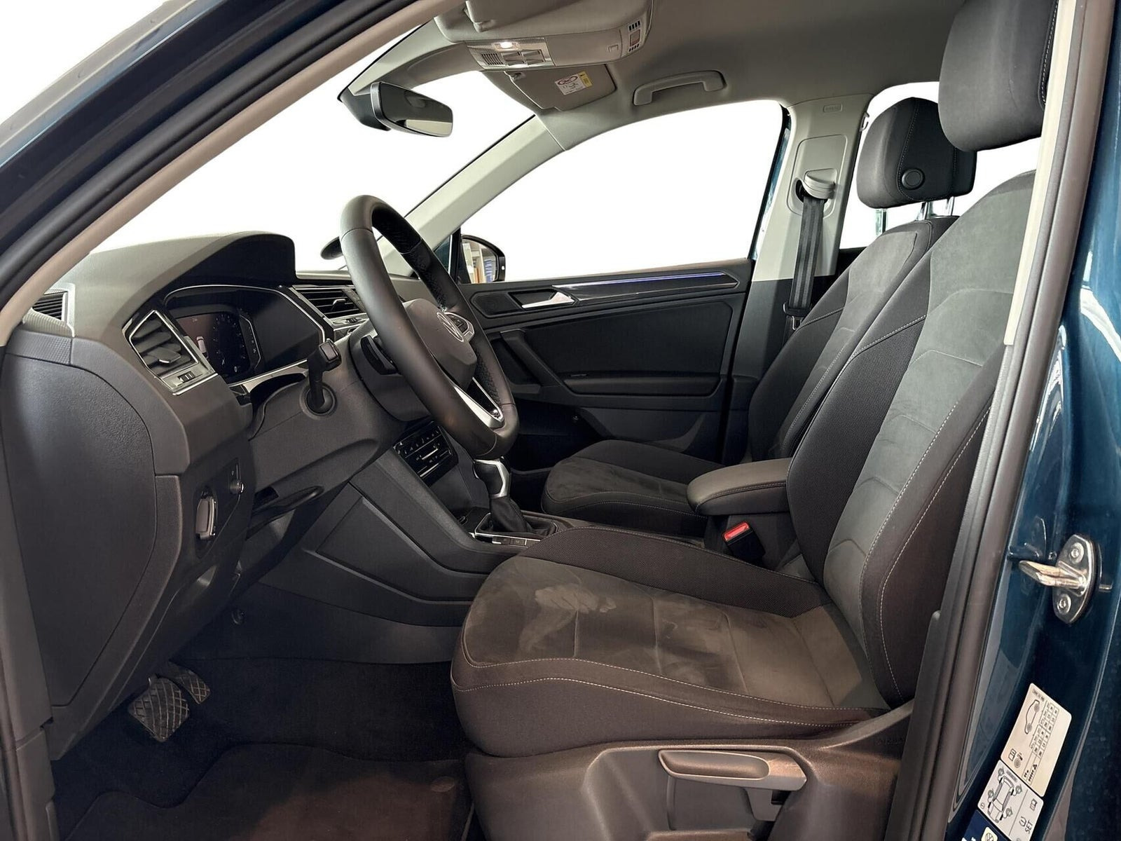 Blå VW Tiguan fra 2021