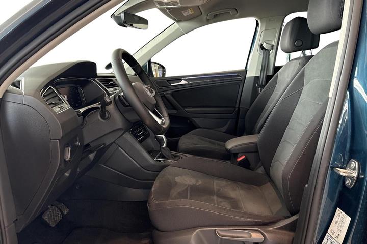 Blå VW Tiguan fra 2021