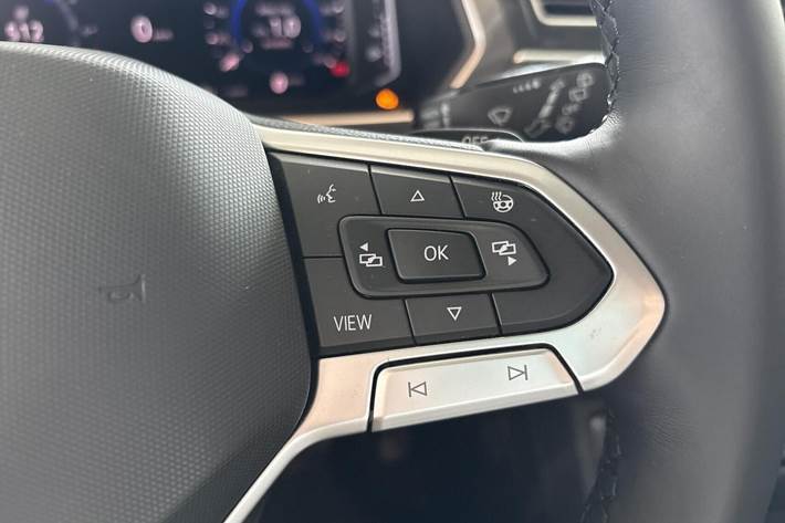 Blå VW Tiguan fra 2021