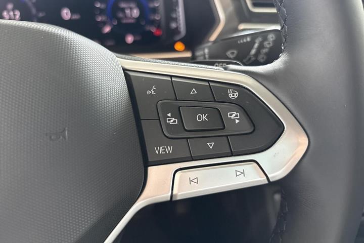 Blå VW Tiguan fra 2021