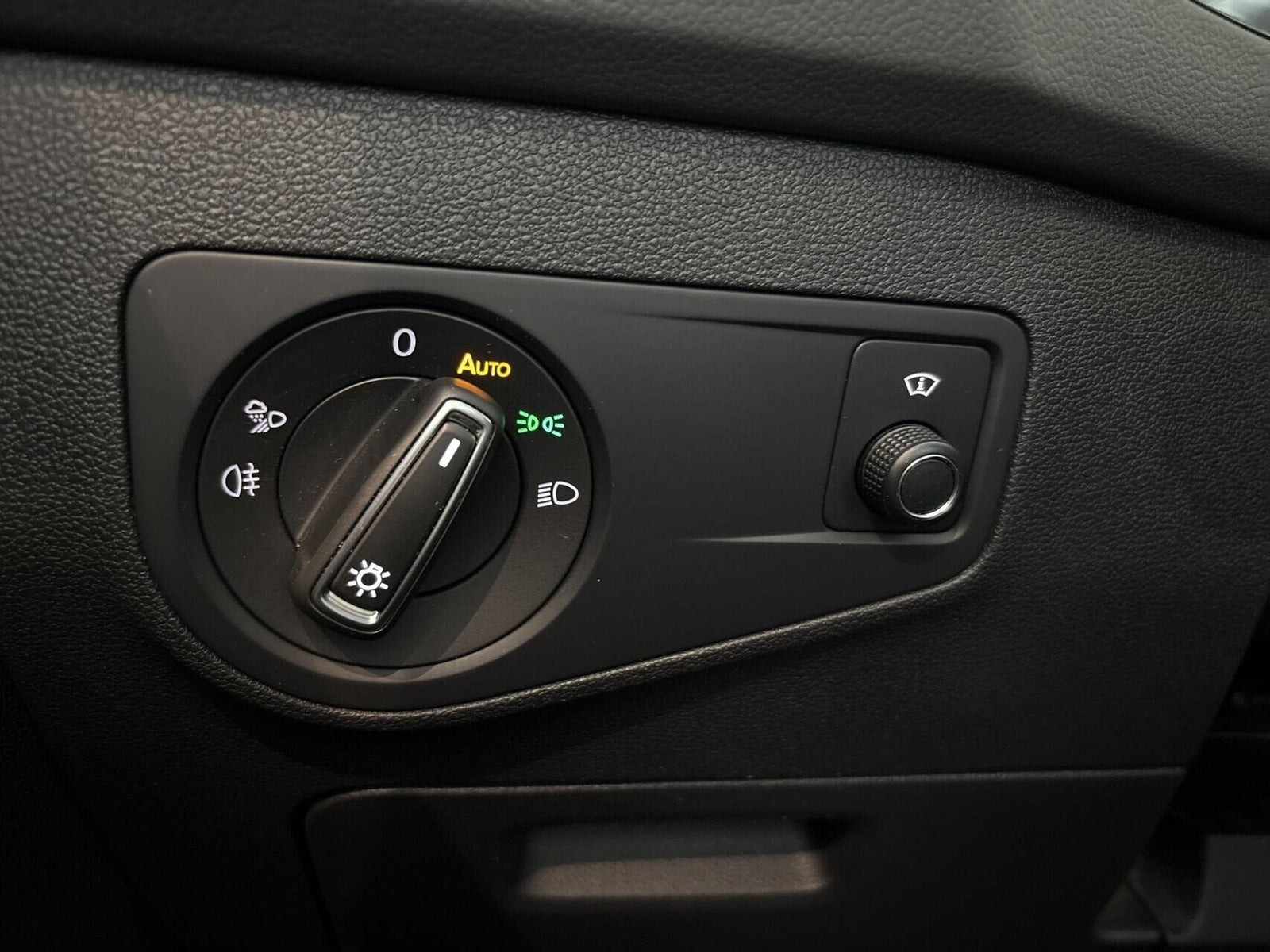 Blå VW Tiguan fra 2021