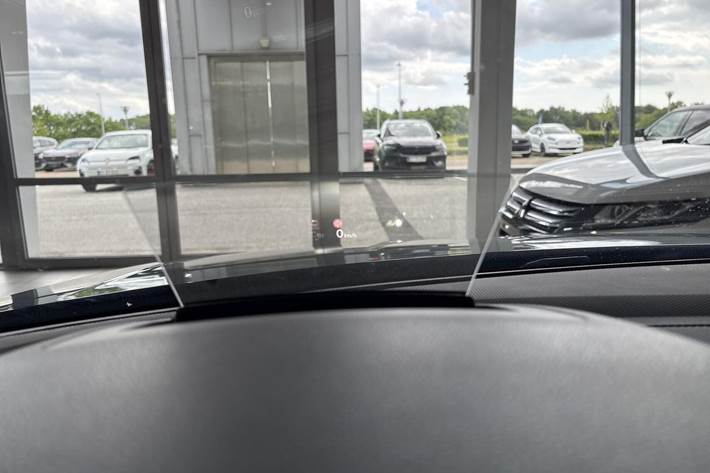 Blå VW Tiguan fra 2021