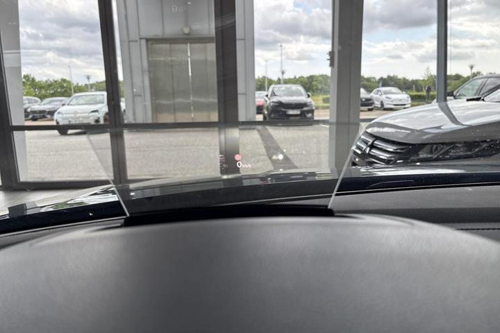 Blå VW Tiguan fra 2021