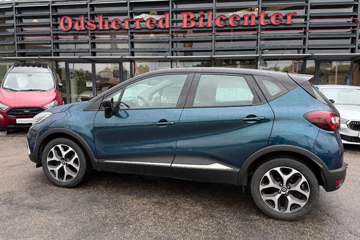 Blå Renault Captur fra 2018