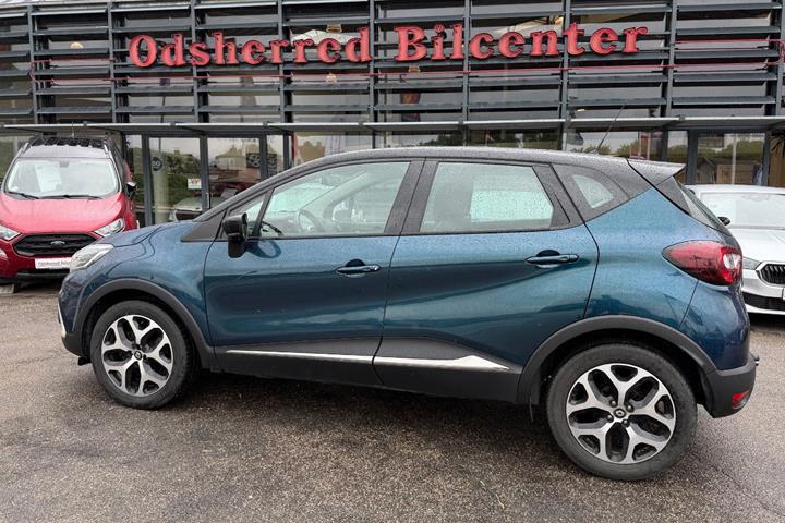 Blå Renault Captur fra 2018