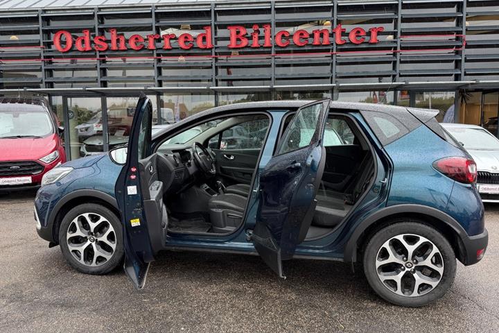 Blå Renault Captur fra 2018