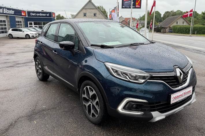 Blå Renault Captur fra 2018