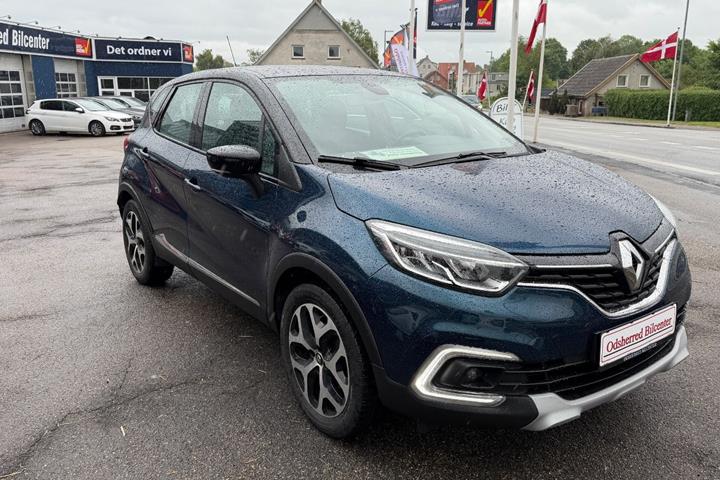 Blå Renault Captur fra 2018