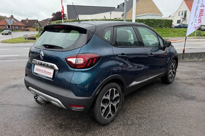 Blå Renault Captur fra 2018