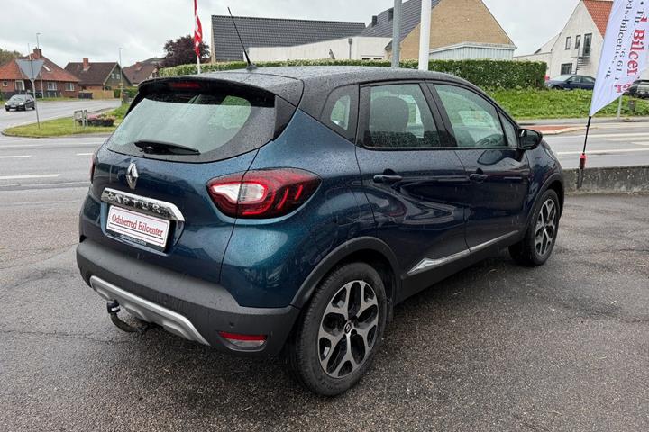 Blå Renault Captur fra 2018