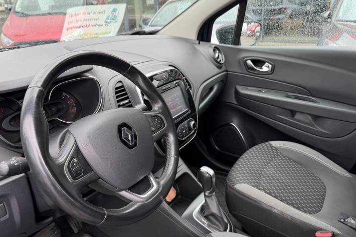 Blå Renault Captur fra 2018