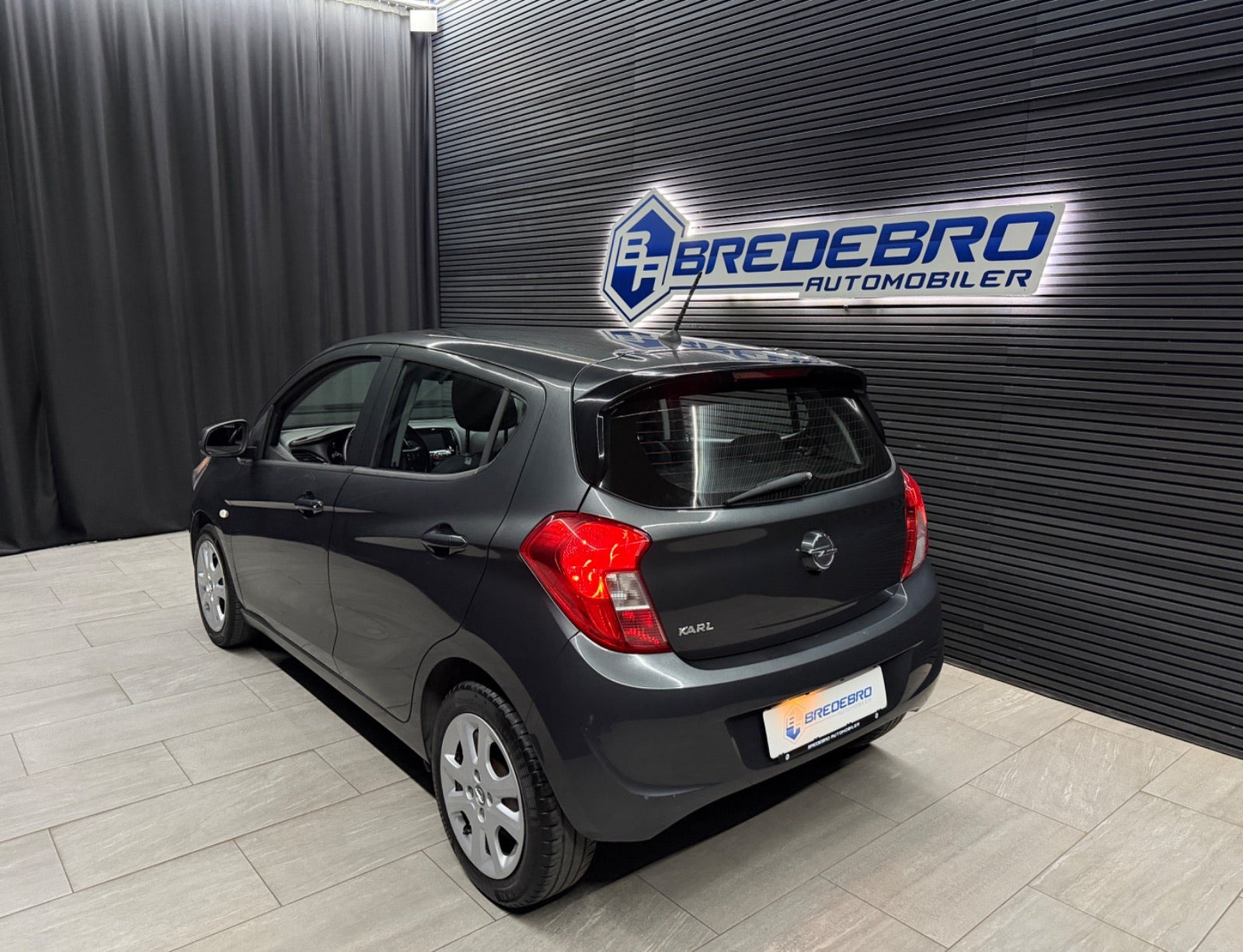 Sort Opel Karl fra 2017