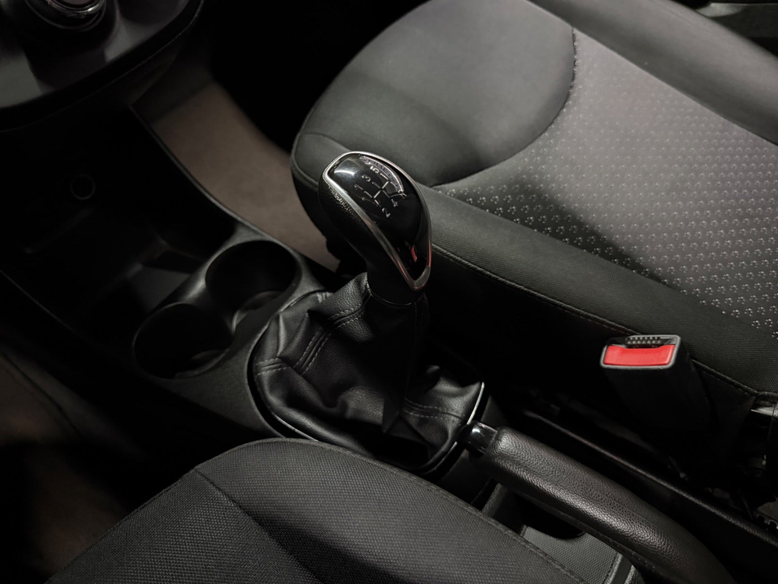 Sort Opel Karl fra 2017