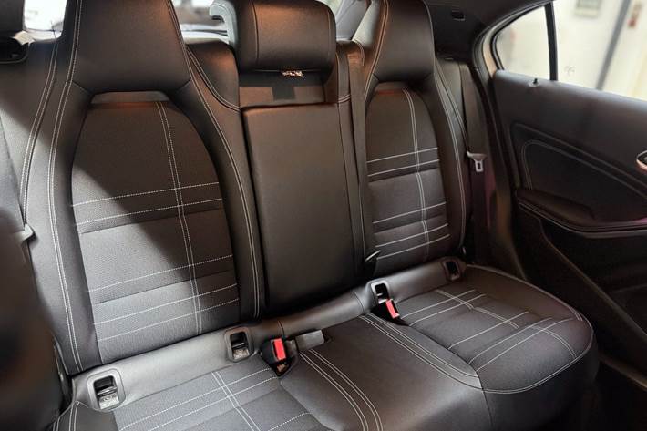 Hvid Mercedes A200 d fra 2018