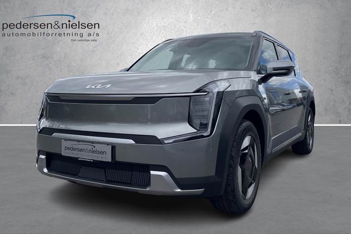 Grå Kia EV9 fra 2026 set udefra