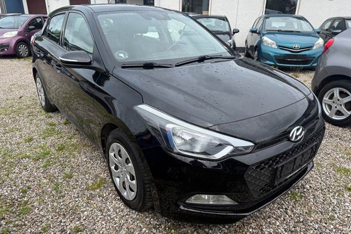 Sort Hyundai i20 fra 2017