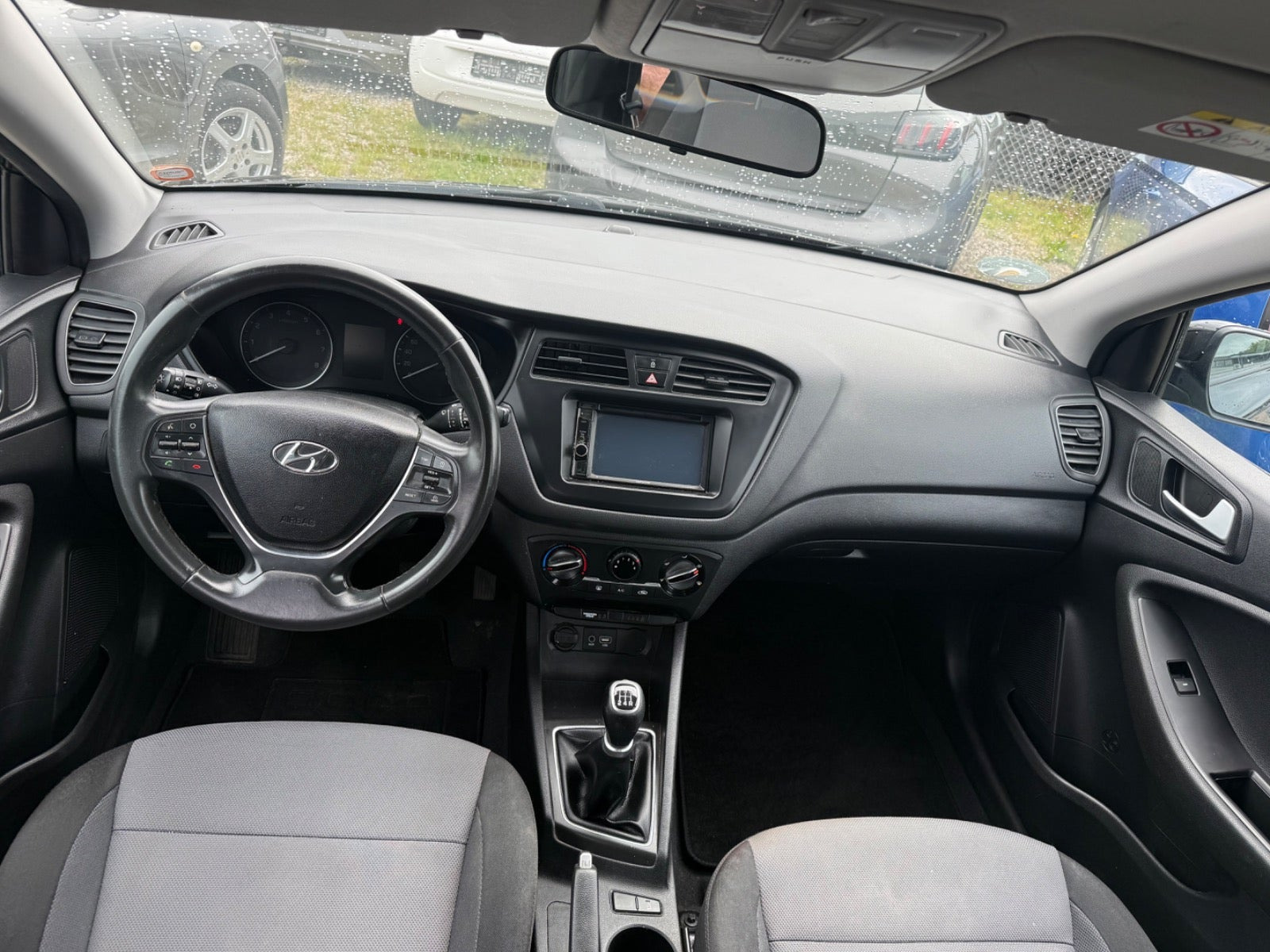 Sort Hyundai i20 fra 2017