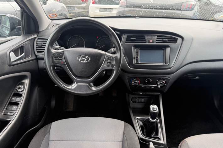 Sort Hyundai i20 fra 2017