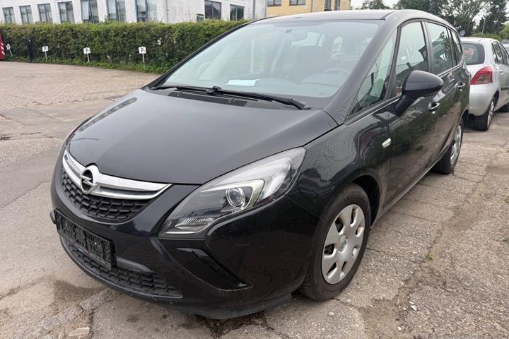 Sort Opel Zafira fra 2015 set udefra