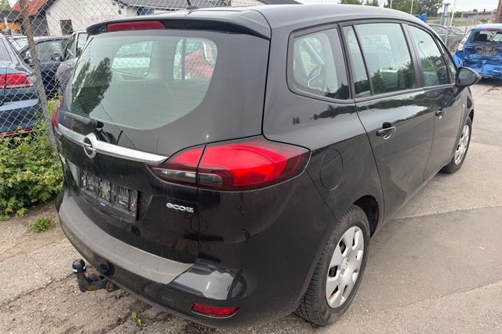 Sort Opel Zafira fra 2015