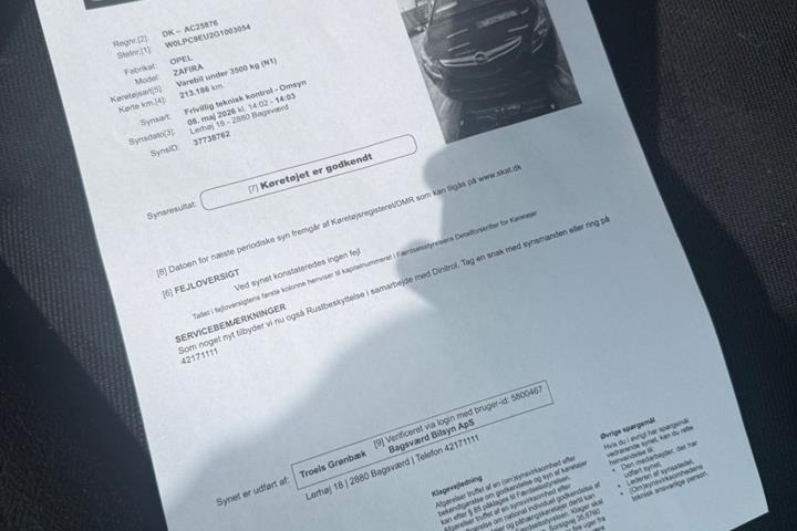 Sort Opel Zafira fra 2015