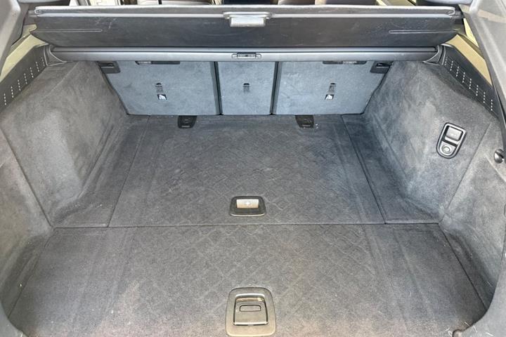 Beige BMW 520d fra 2017