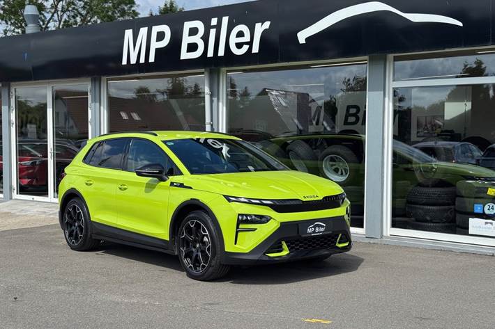 Grøn Skoda Elroq fra 2025 set udefra