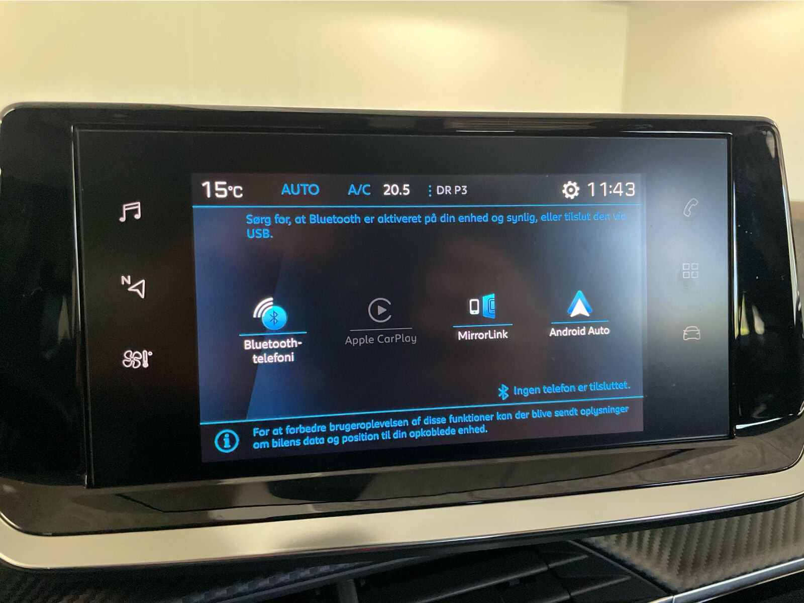 Grå Peugeot 208 fra 2020