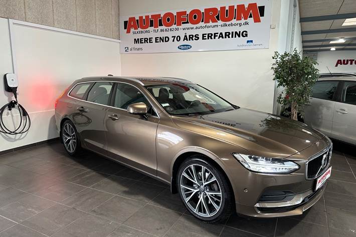 Brun Volvo V90 fra 2017