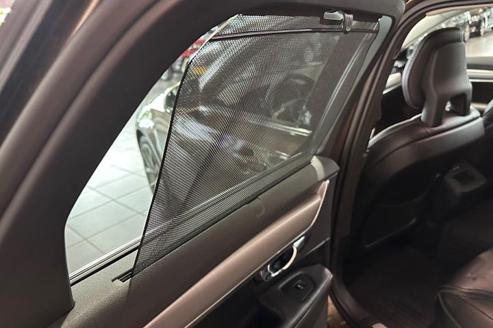 Brun Volvo V90 fra 2017
